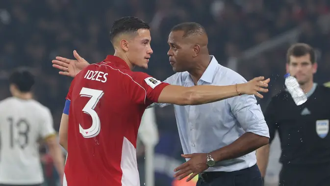 Kluivert: Bangkit! Belajar dari Kekalahan Memalukan