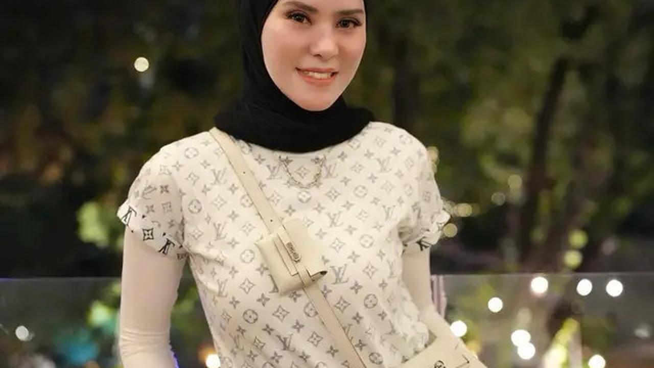 Potret 6 Artis Blasteran yang Putuskan Berhijab, Pesonanya Makin Terpancar