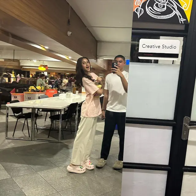 6 Potret Asila Maisa Anak Ramzi Bareng Pacar, Gandeng Kekasih di Usia 17 Tahun