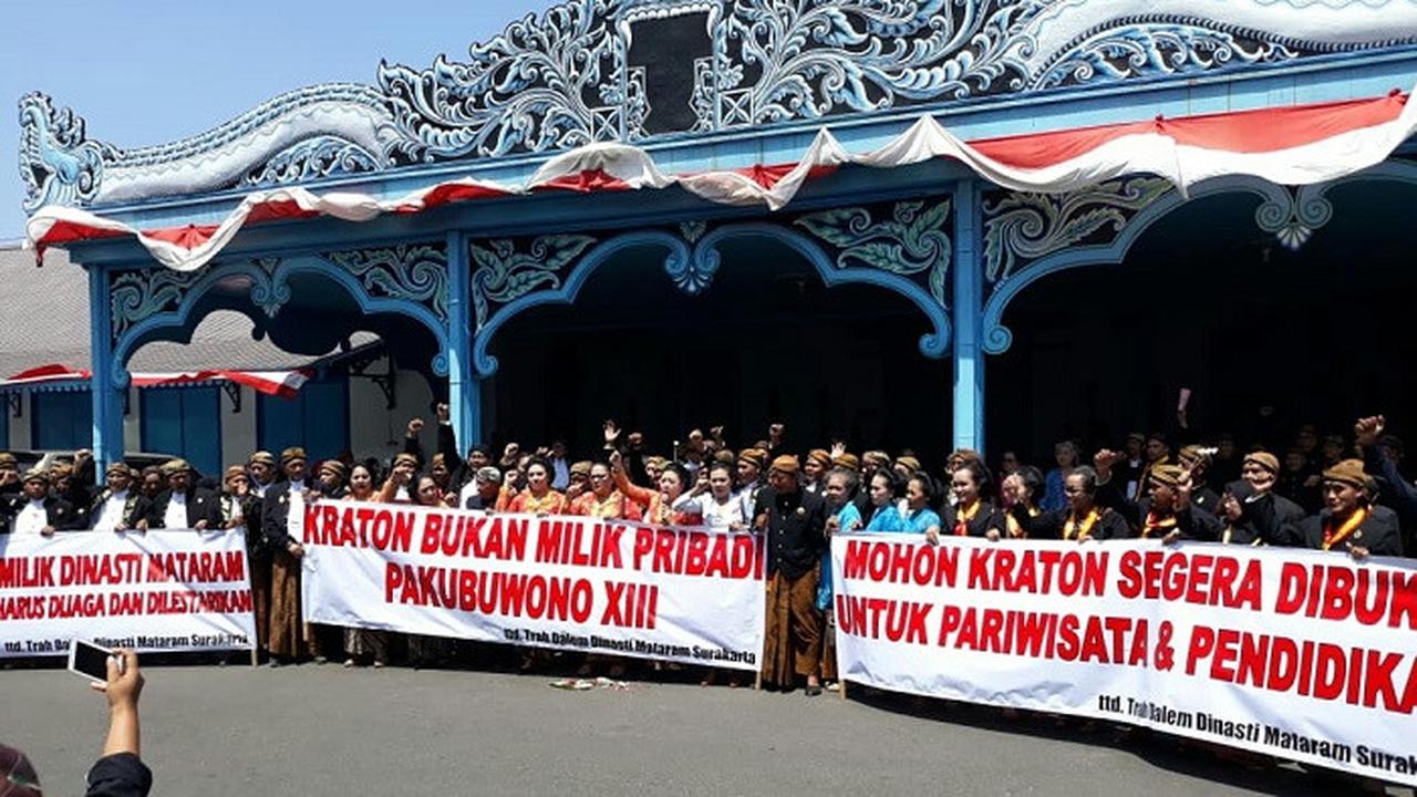 Dinasti Mataram Mendemo Raja Pakoe Boewono XIII