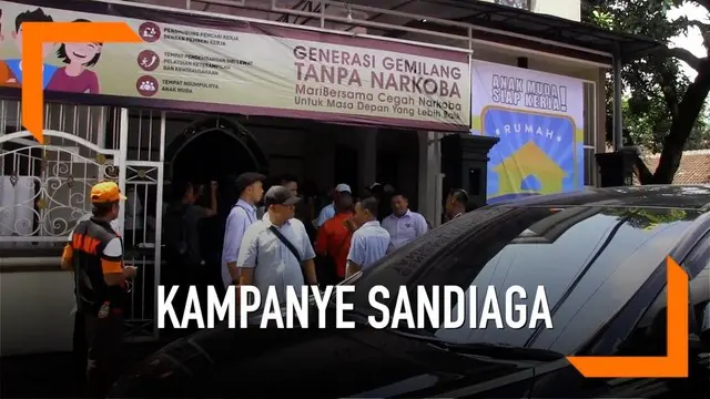 Sandiaga Uno melanjutkan kampanye di Lumajang, Jawa Timur. Ia meresmikan rumah kerja sebagai bagian program kampanyenya mengurangi pengangguran.