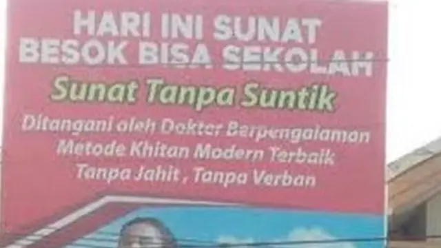 5 Papan Iklan Layanan Sunat Ini Bikin Tepuk Jidat