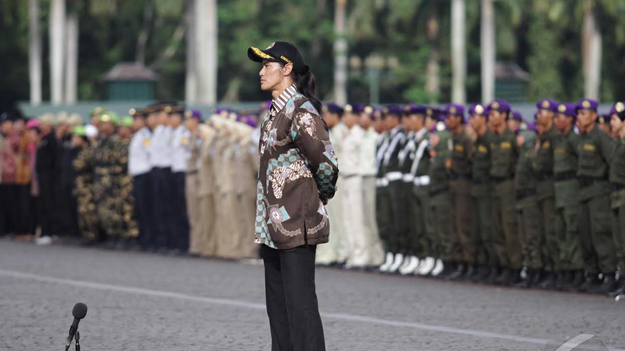 Bendera Raksasa Berkibar di Hari Bela Negara