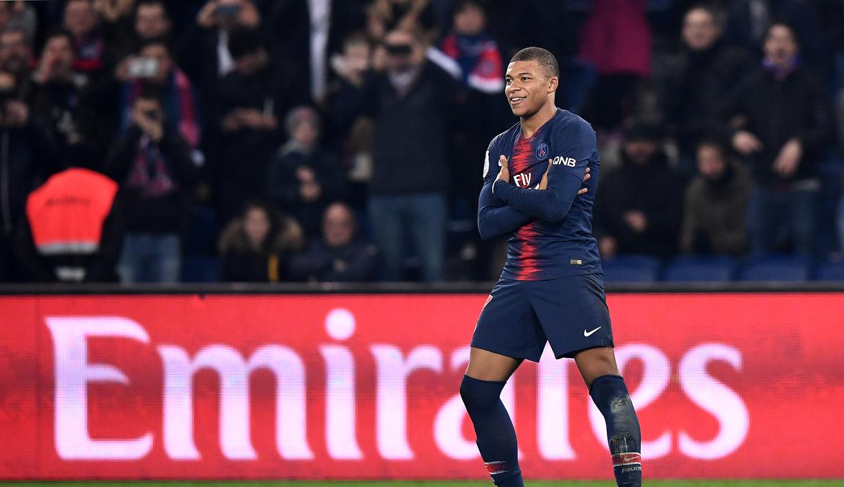 Pemain 20 tahun tersebut juga sukses menjuarai Piala Dunia 2018 di Rusia. PSG sepertinya akan menciptakan Release Clause untuk Mbappe jauh lebih besar dari pembeliannya ke PSG dulu yang mencapai 166 juta pounds. (AFP/ Franck Fife)