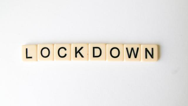 Ilustrasi tulisan lockdown/ kuncitara (unsplash)