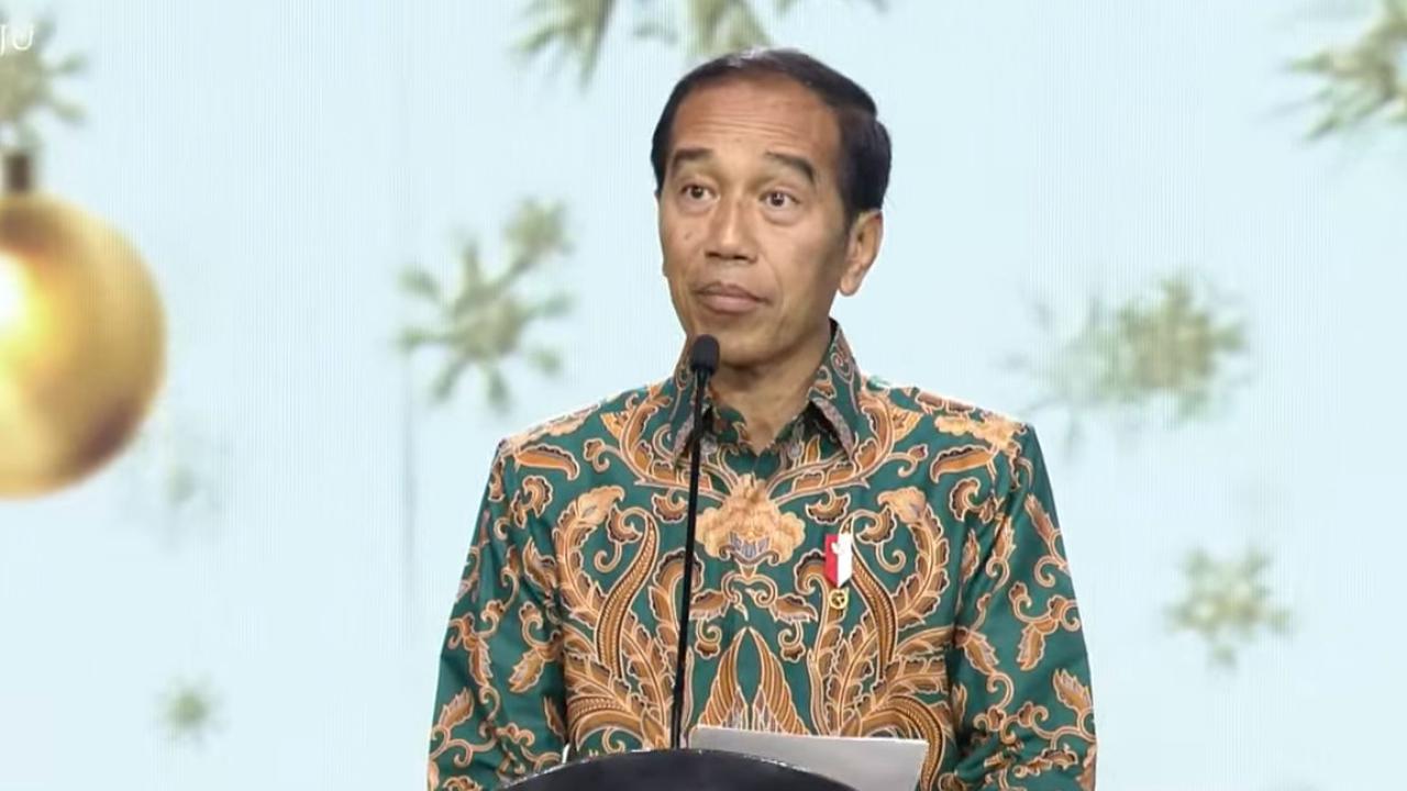 Presiden Jokowi saat menyampaikan sambutan di Perayaan Natal Nasional 2023 yang digelar di Gereja Bethany Nginden, Surabaya, Jawa Timur, Rabu (27/12/2023). (Istimewa)