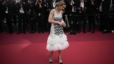 Brie Larson berpose untuk fotografer setibanya di pemutaran perdana film 'Asteroid City' di Festival Film Cannes 2023, Cannes, Prancis selatan, Selasa, 23 Mei 2023. (AP Photo/Daniel Cole)