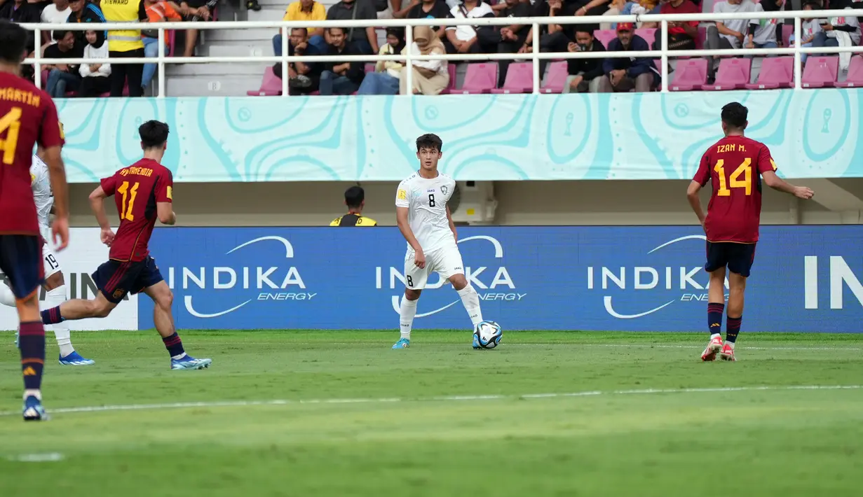 Uzbekistan mengejutkan Spanyol di babak kedua. Amirbek Saidov merobek gawang Jimenez di menit ke-54 untuk membuat skor menjadi 2-2. (Doc. LOC WCU17/RKY)