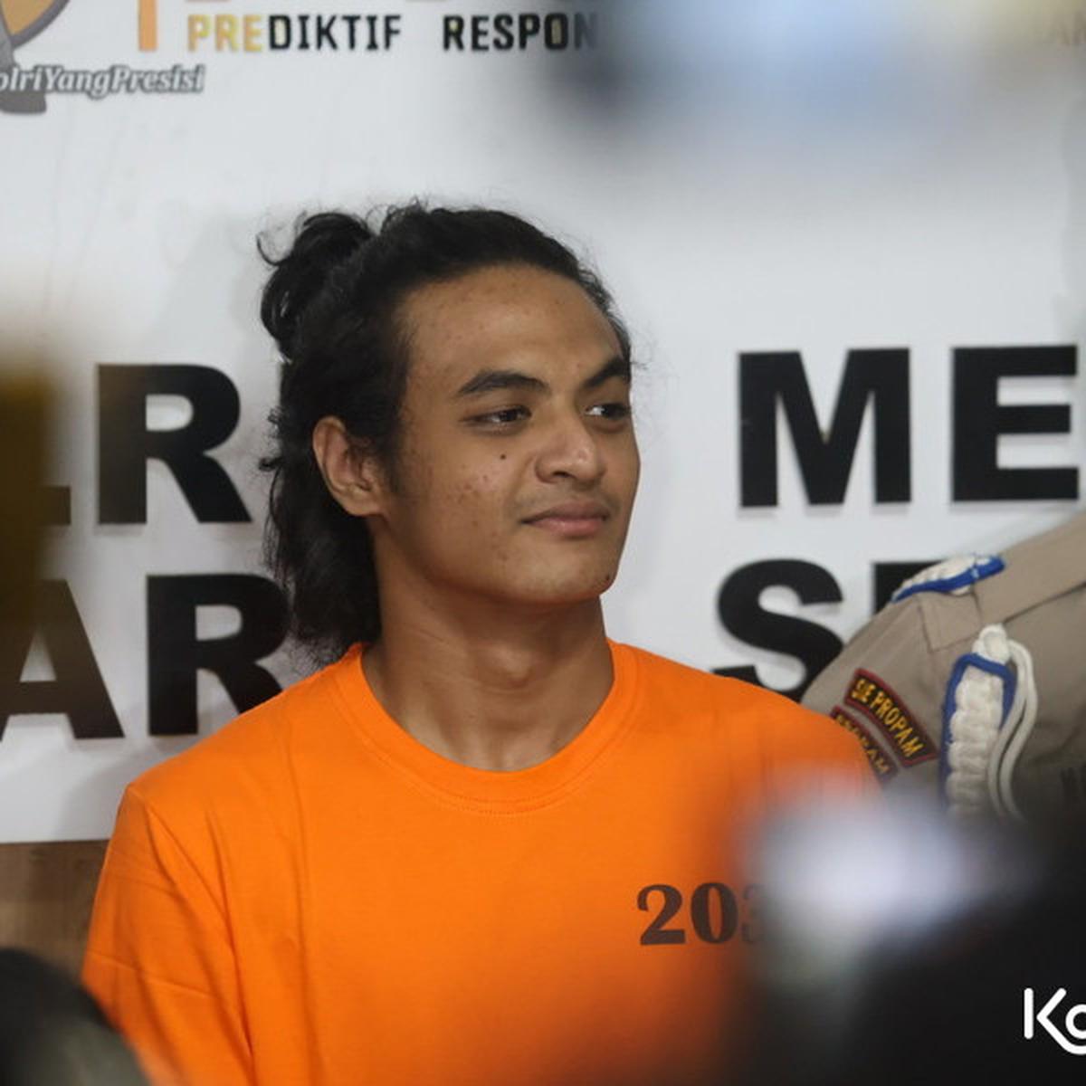 Senyum Vadel Badjideh Pakai Baju Oren Usai Jadi Tersangka Kasus Lolly Anak Nikita Mirzani