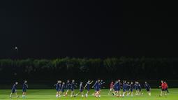 Pemain Kroasia melakukan latihan jelang laga melawan Argentina pada laga semi final Piala Dunia 2022. (AP Photo/Petr David Josek)