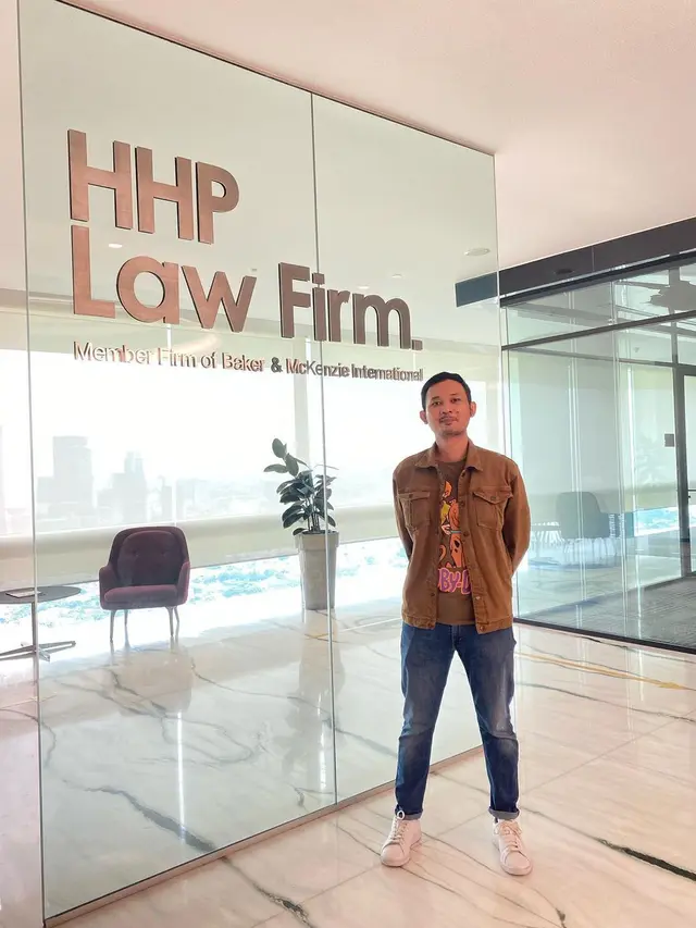 6 Potret Royhan Akbar Anak Mahfud MD yang Nikahi Putri TGB, Berprestasi di Bidang Hukum