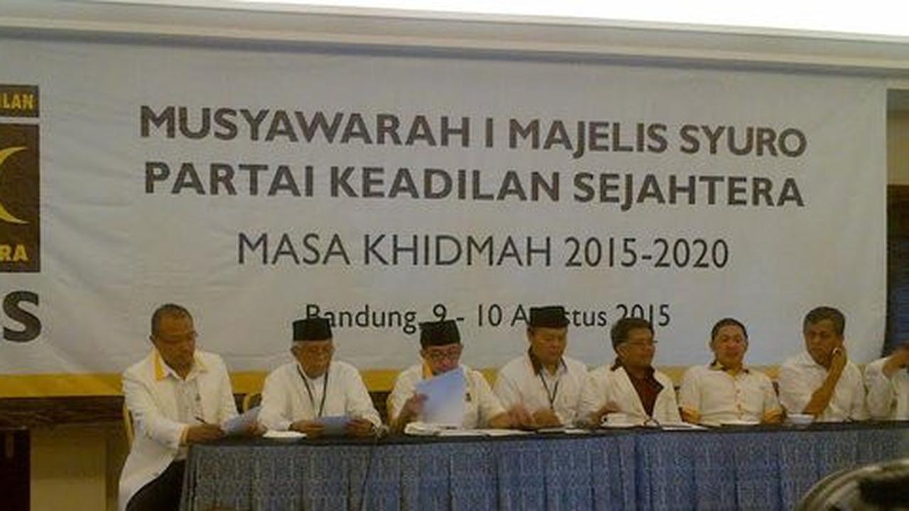 Wiranto dan Amien Rais di balik dua faksi dalam partai dakwah