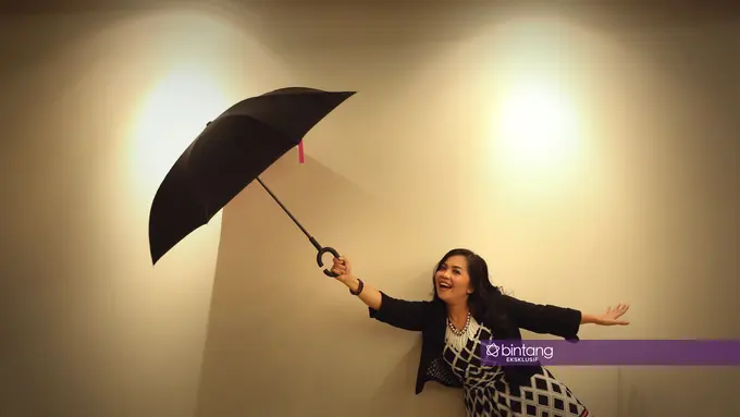 Eksklusif Valencia Mieke Randa, Malaikat Tanpa Sayap