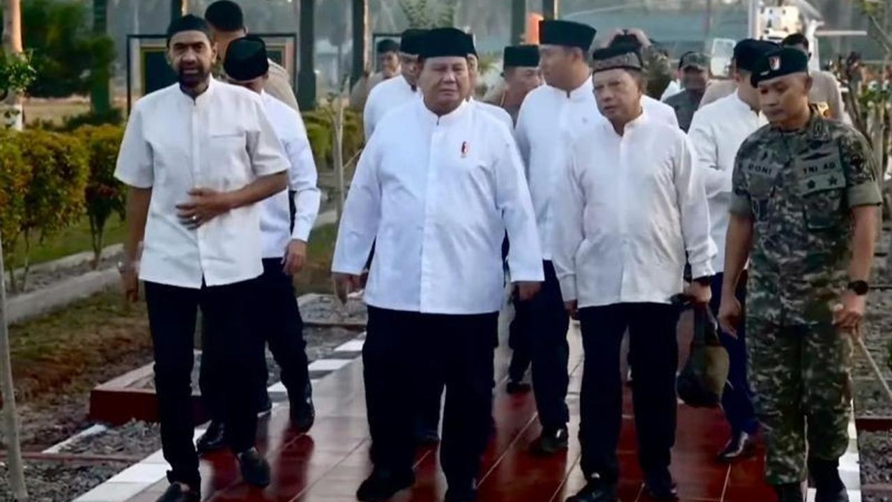 Presiden Prabowo Salat Id di Aceh Bersama Penyintas Bencana, Perkuat Persatuan Bangsa