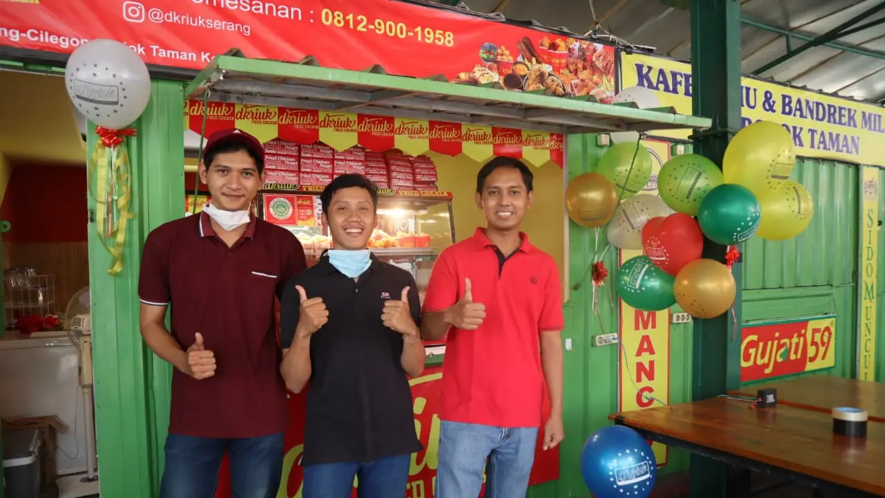 Pemiliki usaha gerai franchise ayam goreng cepat saji D'Kriuk Fried Chicken di Serang