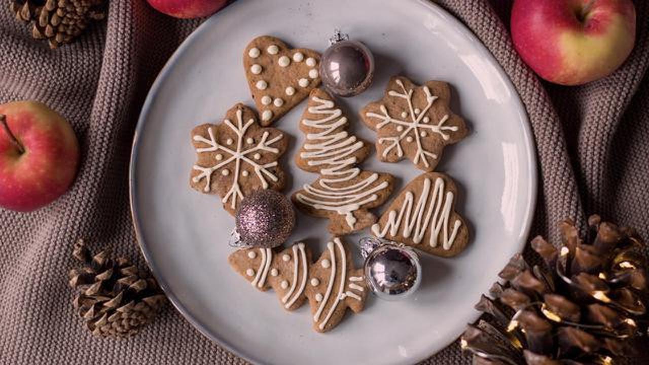 How to make gingerbread cookies.