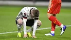 Pemain Jerman Timo Werner tertunduk setelah dia melewatkan peluang besar untuk mencetak gol ke gawang Makedonia Utara pada pertandingan Grup J kualifikasi Piala Dunia 2022 di Duisburg, Jerman, Rabu (31/3/2021). Jerman kalah 1-2. (AP Photo/Martin Meissner)