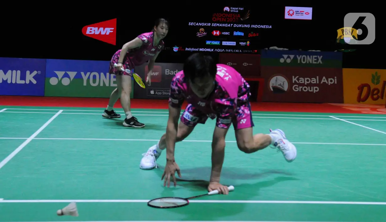 Di laga puncak pada Minggu (18/6), Yuta/Arisa akan kembali bertemu dengan musuh bebuyutan mereka, yakni pasangan tangguh China Zheng Si Wei/Huang Ya Qiong. (merdeka.com/Imam Buhori)