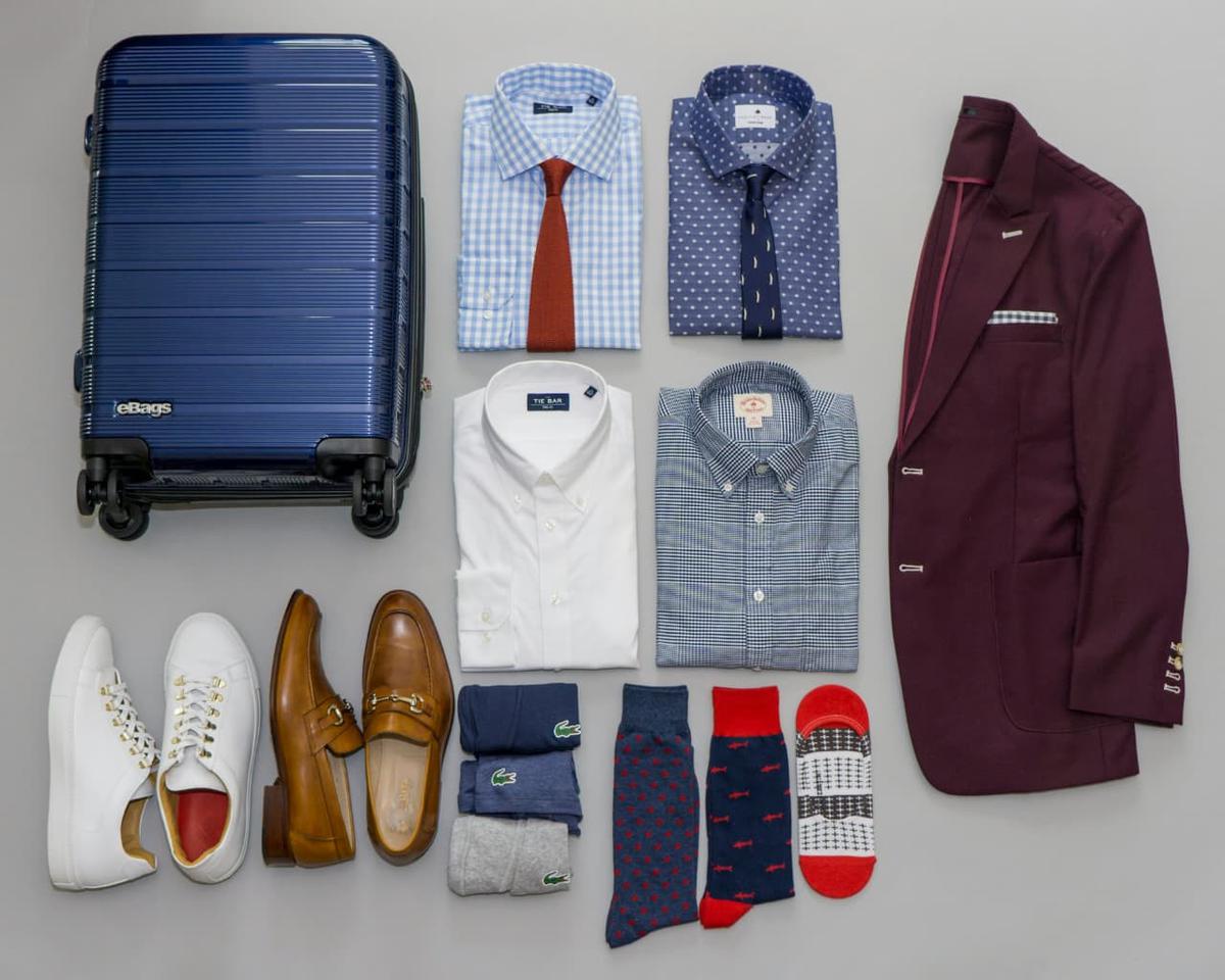 Travel Hacks Sebelum Berangkat, Foto Isi Koper hingga Pakai Barang yang Tak Muat