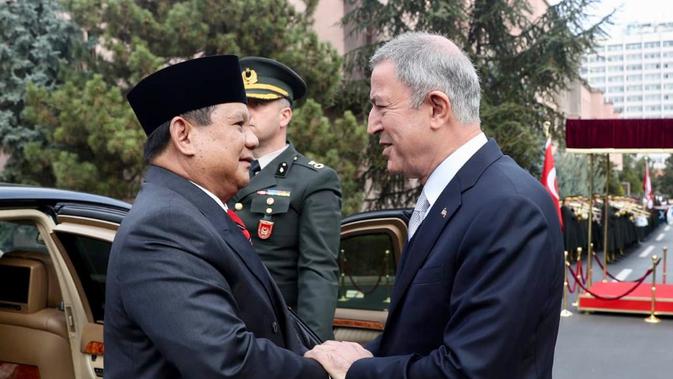 Menteri Pertahanan (Menhan) RI Prabowo Subianto dan Menteri Pertahanan Turki, Hulsi Akar. (Dokumentasi Kedutaan Besar Ankara)