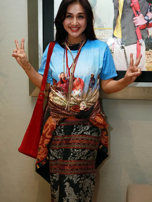 "Saya paling bingung kalau ditanya ramuan cantik. Karena nggak ada manusia yang sempurna. Tapi bagaimana kita memperbaiki diri menjadi better person every day," kata Paramitha di kawasan Epicentrum, Jakarta Selatan,Jumat (22/4). (Deki Prayoga/Bintang.com)