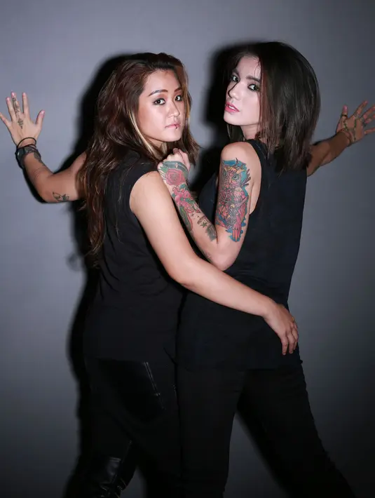 Setelah ingatannya kembali, perempuan yang pernah dekat dengan Sheila itu membantah ucapan Sheila terkait kecelakaan tersebut. Bahkan, sempat mensomasi janda tiga anak itu untuk menjelaskan terkait kecelakaan tersebut. (Febio Hernanto/Bintang.com)