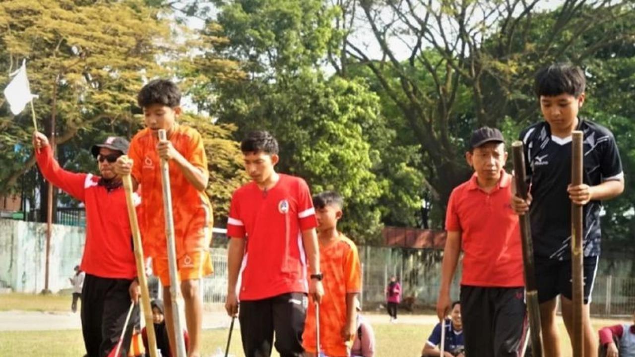 Wabup Ajak Anak-anak Lestarikan Budaya Lewat Lomba Egrang Magetan di Festival Bambu 2026