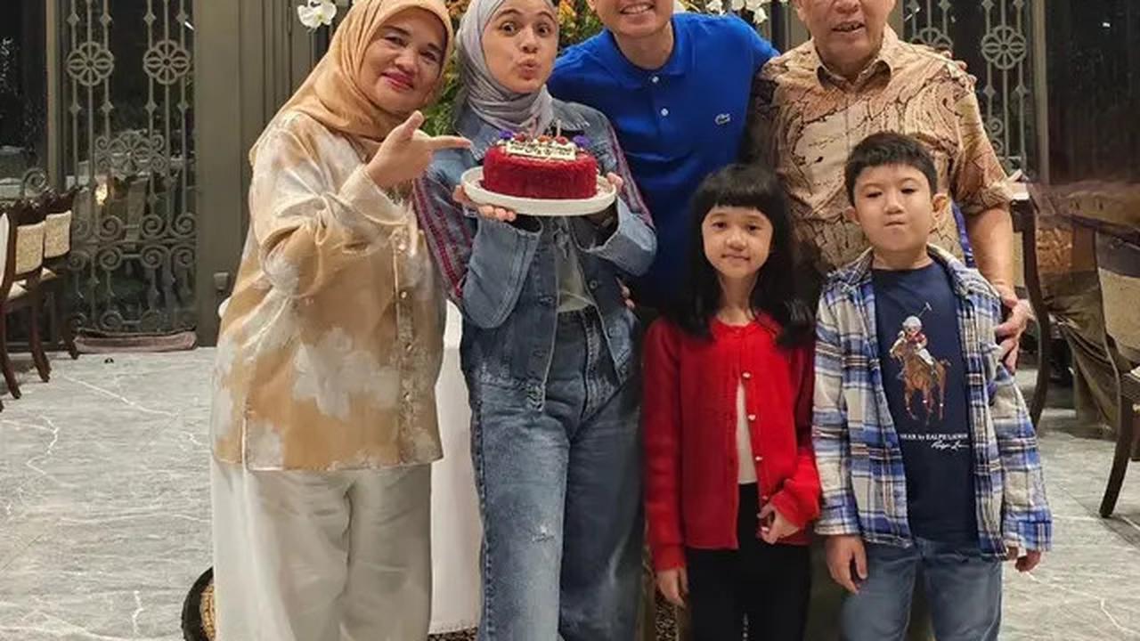 8 Potret Nycta Gina Rayakan Ultah Sederhana, Awet Muda di Usia 40 Tahun