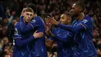 Gelandang Chelsea, Cole Palmer (kiri) merayakan dengan rekan setimnya setelah tendangannya yang terdefleksi membuat skor menjadi 2-1 saat pertandingan sepak bola Liga Premier Inggris melawan West Ham United di Stamford Bridge, London pada 3 Februari 2025. (Adrian Dennis/AFP)