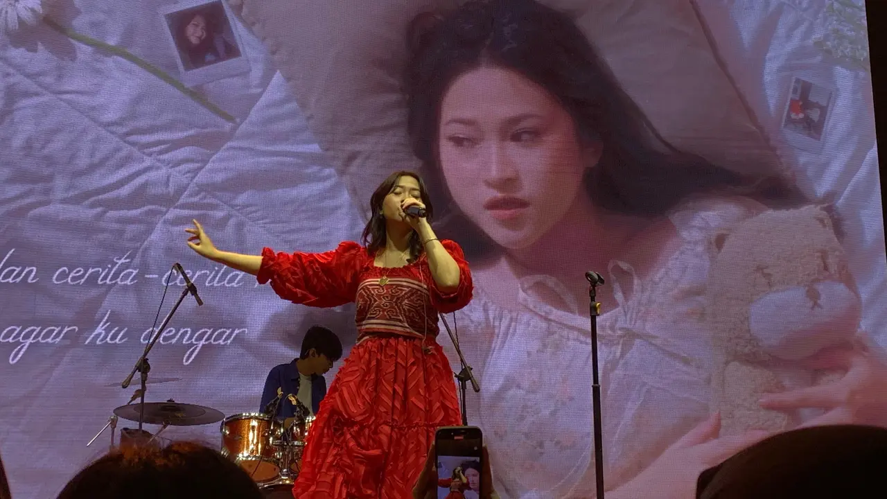 Raisa Anggiani Tampil Memesona di KapanLagi Pensi Bareng Fanta 2025. (Siti Naila Adzkhia/ Liputan6.com)