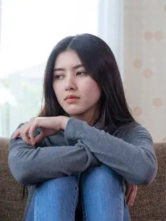 Ilustrasi merasa sedih secara tiba-tiba./copyright freepik.com/jcomp