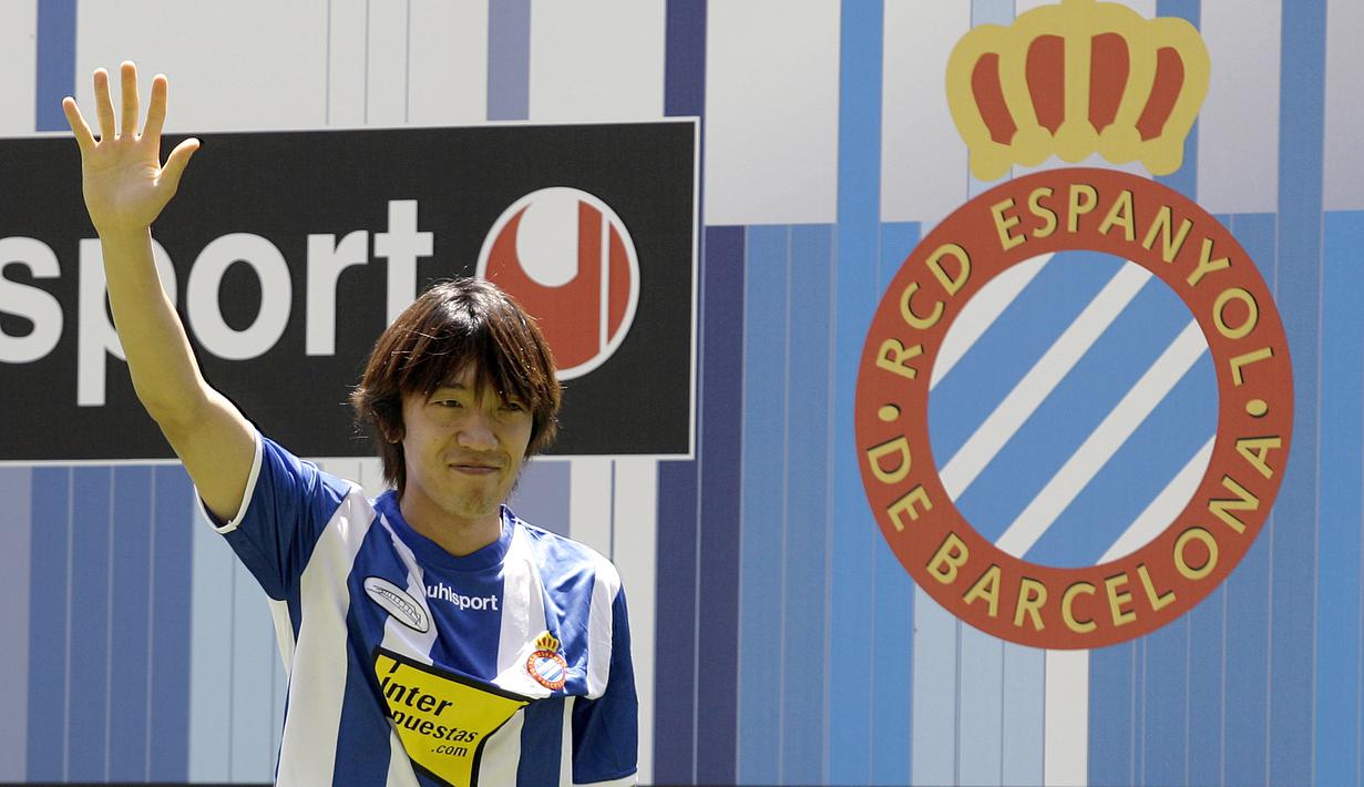 Pemain Jepang, Shunsuke Nakamura, resmi bergabung dengan Espanyol pada 22 Juni 2009 dan mendapatkan kontrak berdurasi dua musim. (AFP/Josep Lago) 