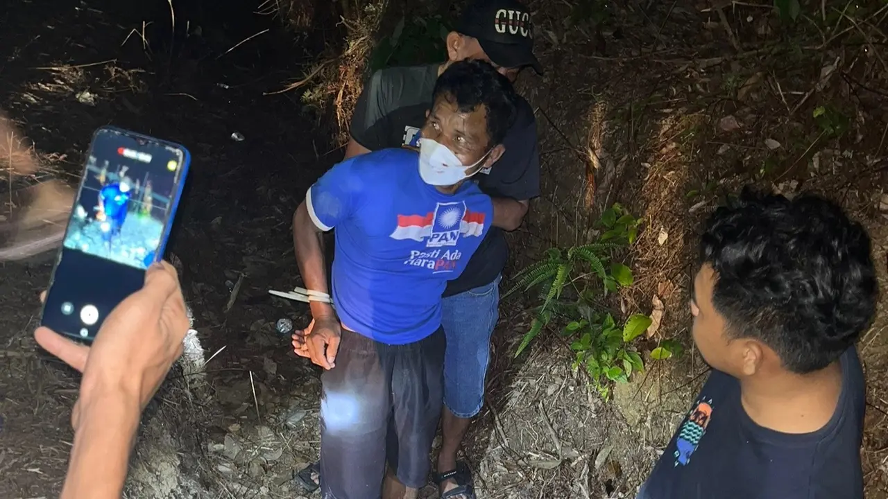 Polisi melakukan olah TKP pembunuhan siswi SMK di Mesuji, Lampung. Foto : (Istimewa).
