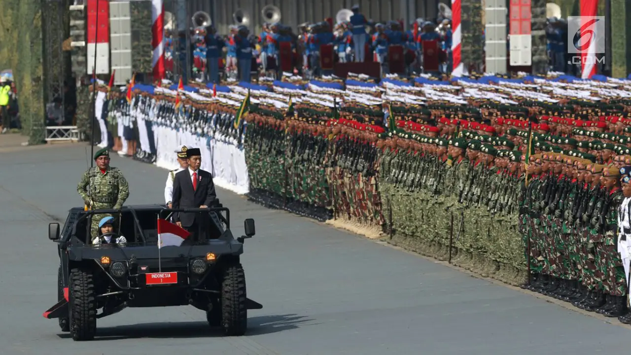 Jokowi Pimpin Upacara Peringatan HUT TNI di Cilegon