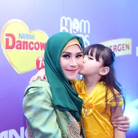 Di kehamilan ketiganya ini, Zaskia Adya Mecca merasakan berbeda dari kehamilan sebelumnya. Bintang sinetron Para Pencari Tuhan itu  tidak bisa santai dan banyak drama dalam hidupnya. (Andy Masela/Bintang.com)