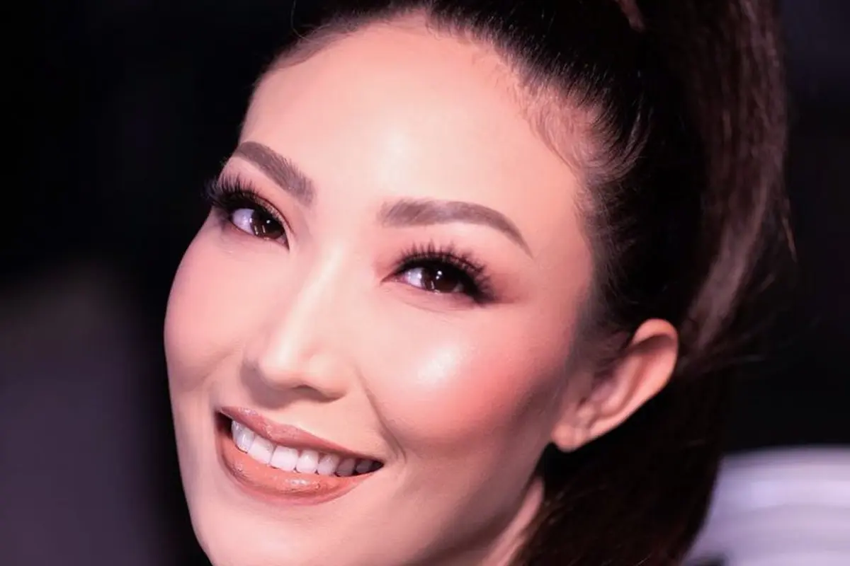 Ayu Dewi. (Foto: Instagram @mrsayudewi)