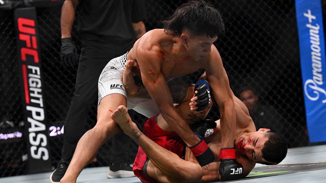 Bilal Hasan Menang KO di Debut UFC Shanghai