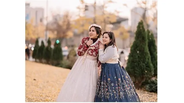 Potret Tasya Kamila bersama dengan ibu mertuanya, kompak banget.