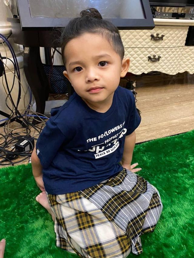 Potret Gemas Anak Seleb Ikut Ibadah Sholat Tarawih