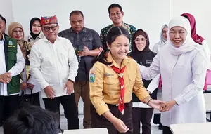 Momen Khofifah Terpikat Lagu Osing Siswi Sekolah Rakyat Banyuwangi, Berakhir Undangan ke Grahadi