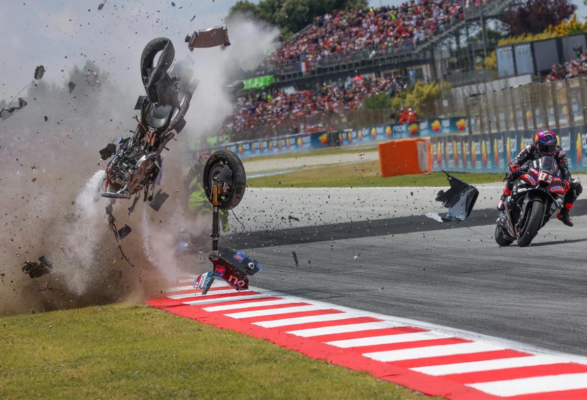 FOTO: Detik Detik Alex Marquez Terlempar dalam Kecelakaan Horor MotoGP Catalunya 2026