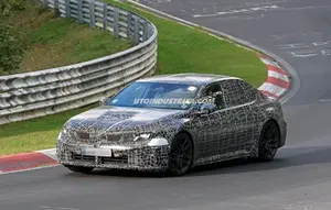 BMW M3 Listrik Tepergok Duel dengan Xiaomi SU7 Ultra di Nürburgring