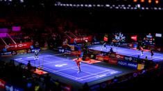 Suasana pertandingan antara tunggal putra China, Shi Yu Qi melawan wakil India, Lakshya Sen saat Indonesia Open 2025 yang berlangsung di Istora Senayan, Jakarta, Selasa (03/06/2025). (Bola.com/Bagaskara Lazuardi)