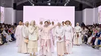 Ayu Dewi Jadi Muse di JFW 2025, Wakili Semangat Koleksi Terbaru Busana Muslim