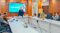 Wakil Ketua Komisi III DPR RI Ahmad Sahroni menjalani ujian Seminar Hasil Penelitian (SHP) untuk disertasinya di Universitas Borobudur, Jakarta Timur. (Foto: Istimewa).