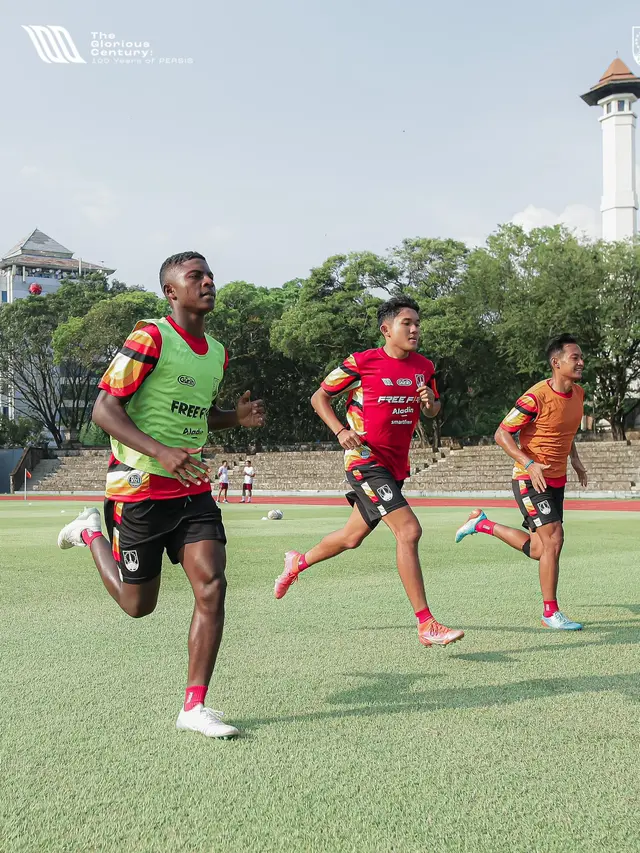 Persis Solo
