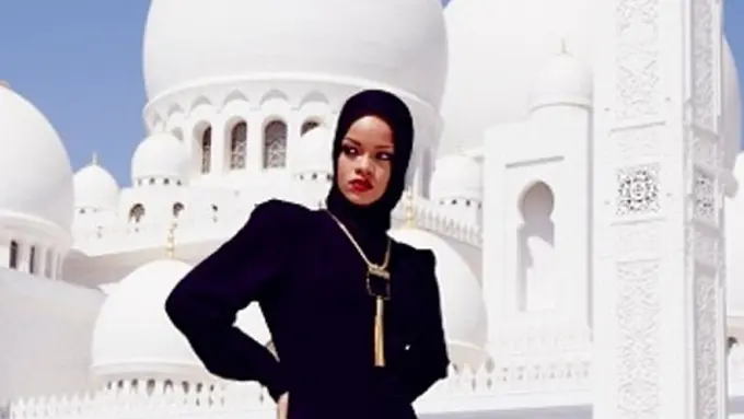 (c) http://instagram.com/badgalriri