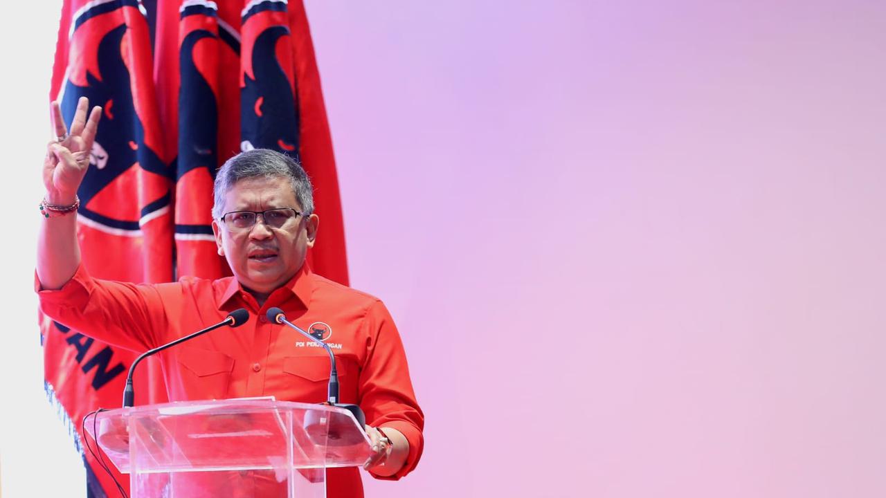 Sekjen PDIP Hasto Kristiyanto angkat bicara usai kadernya Budiman Sudjatmiko deklarasi mendukung bakal capres Prabowo Subianto pada Pemilihan Presiden (Pilpres) 2024. Itulah top 3 news hari ini.