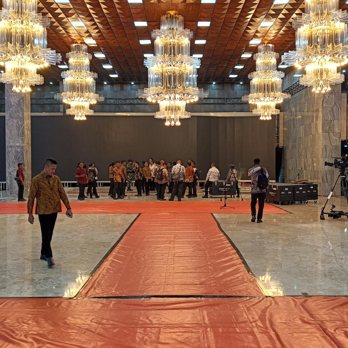 Gedung DPR/MPR Bersolek Jelang Pelantikan Prabowo-Gibran
