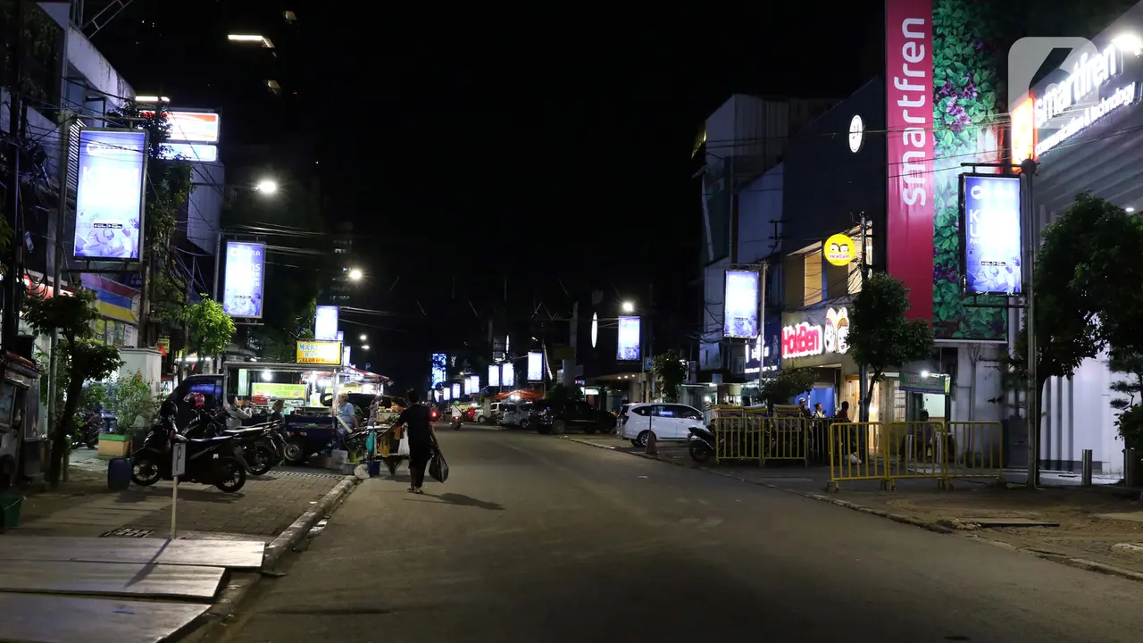 Suasana Malam di Jakarta Jelang Pelaksanaan PSBB